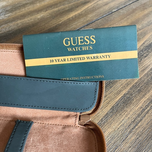 Women's GUESS Vintage early 1990’s Two Tone Quartz Watch Analog Black Face - Picture 6 of 7